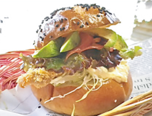 直島バーガー 640円～